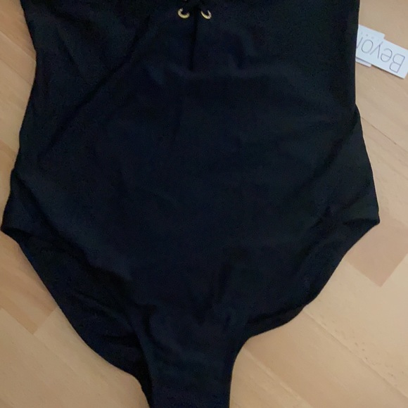 Beyond - Picture 3 of 14